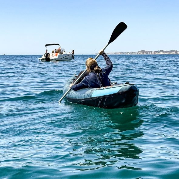 Pareja-Disfrutando-del-Kayak-en-Malaga.jpeg