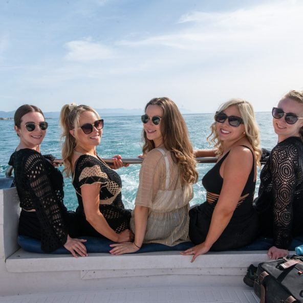 Lu Sea Tour 8 grupo de amigas paseo en barco Benalmádena